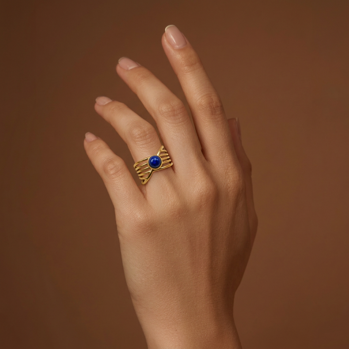 Anillo abierto Golden de acero inoxidable con lapislázuli