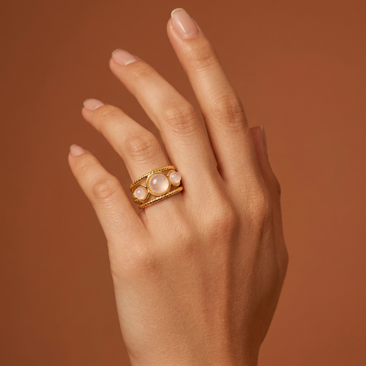 Anillo triple de acero inoxidable con cuarzo rosa