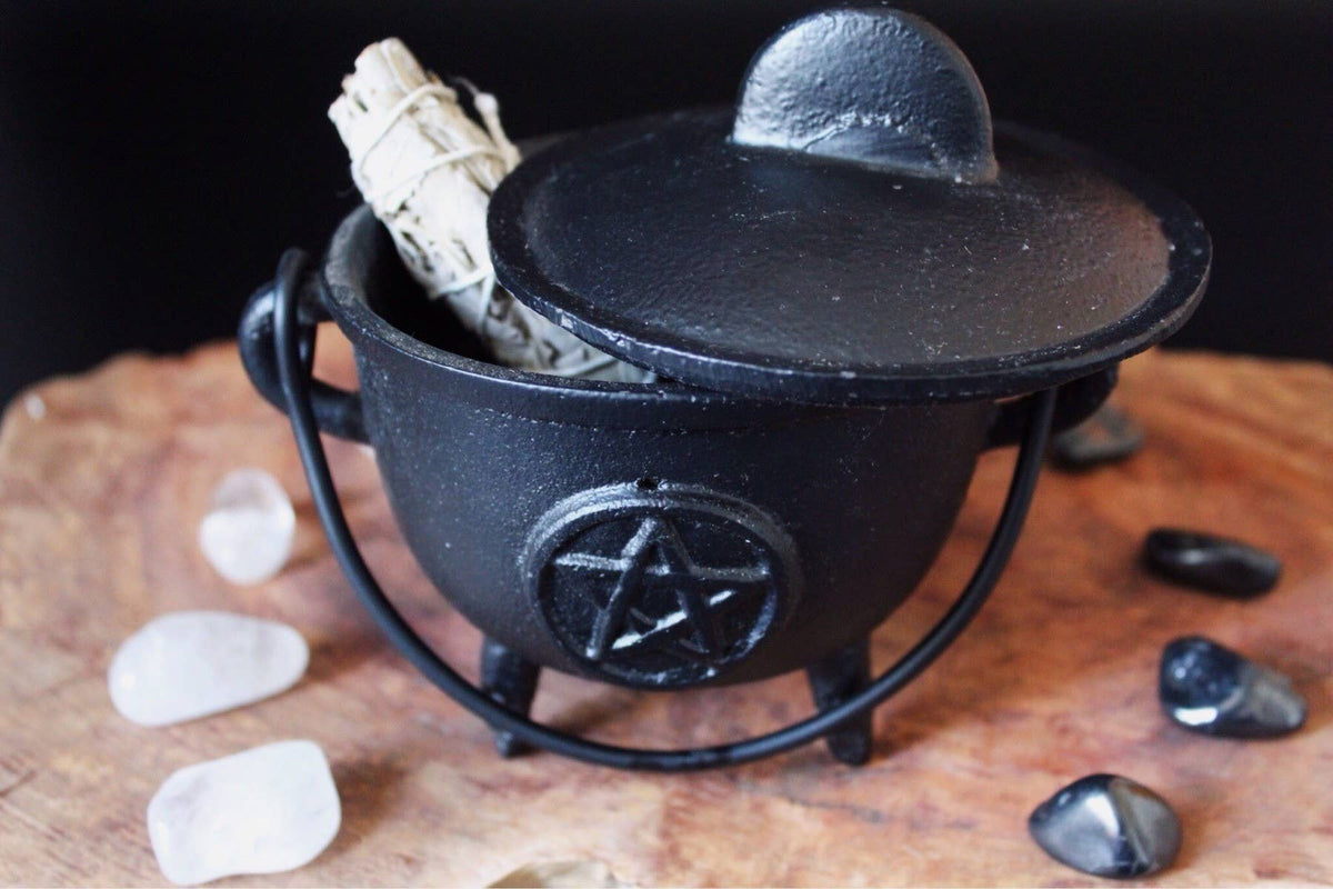 Cast Iron Cauldron Pentacle Black 14.5x13 cm