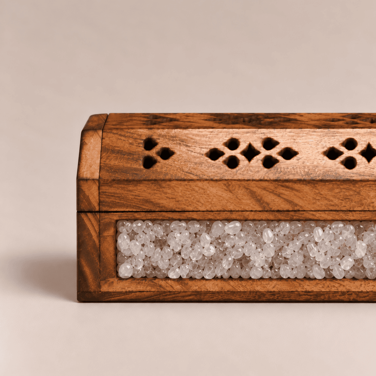 Wierookdoos van mangohout met bergkristal 30 cm