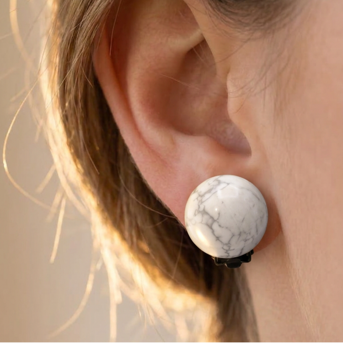 Orecchini con perline di howlite 10mm