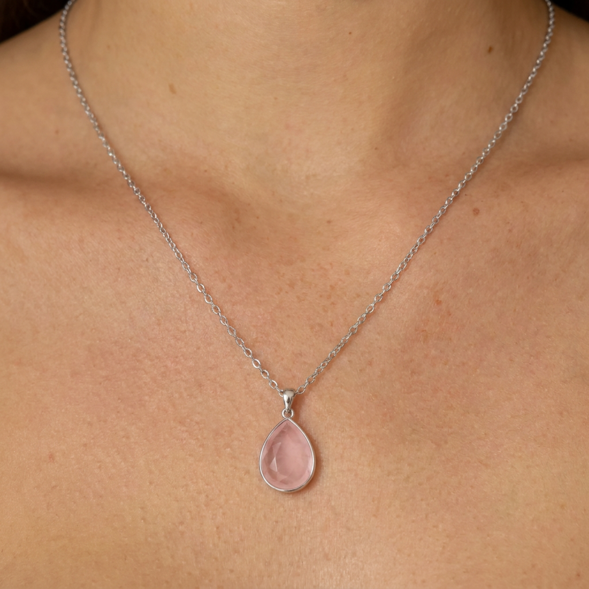 Collana con pendente in argento sterling 925 e quarzo rosa