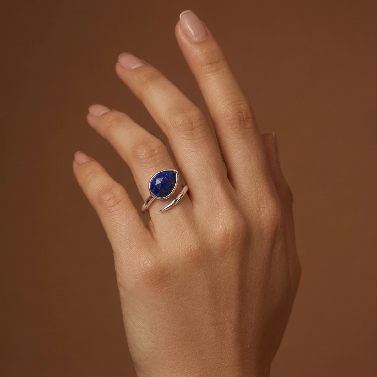 „Schlangenring“ aus 925er Sterlingsilber mit Lapislazuli