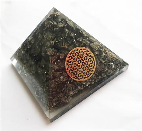Small orgonite pyramide Pyrite Flower of Life 40mm