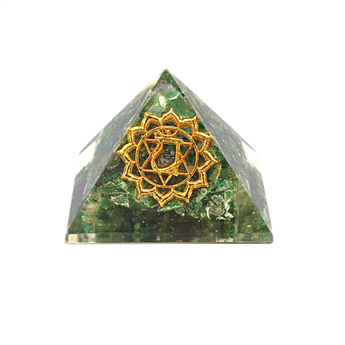 Orgonite pyramid - Heart Chakra: Green aventurine